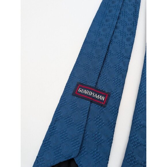 Vintage 60s 70s Men's Tie Guardsman Blue Textured Polyester Necktie - Picture 11 of 12
